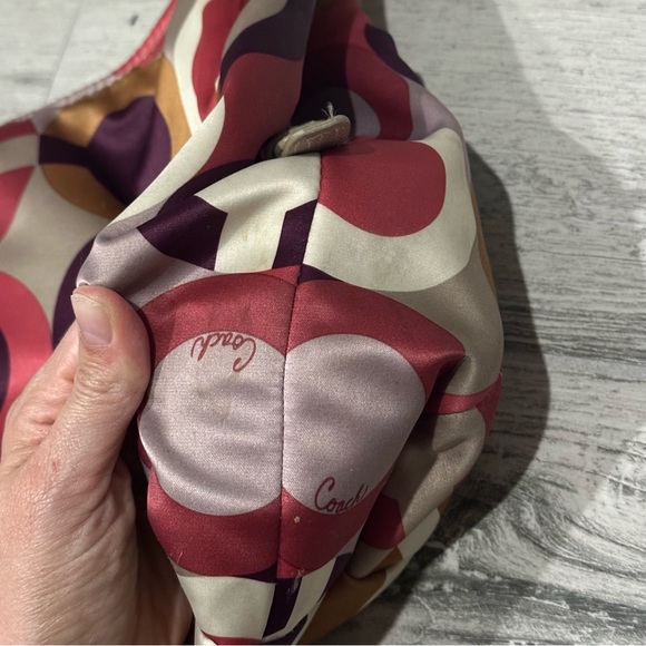 Coach Madison Graphic Op Art Maggie Bag - Picture 12 of 16